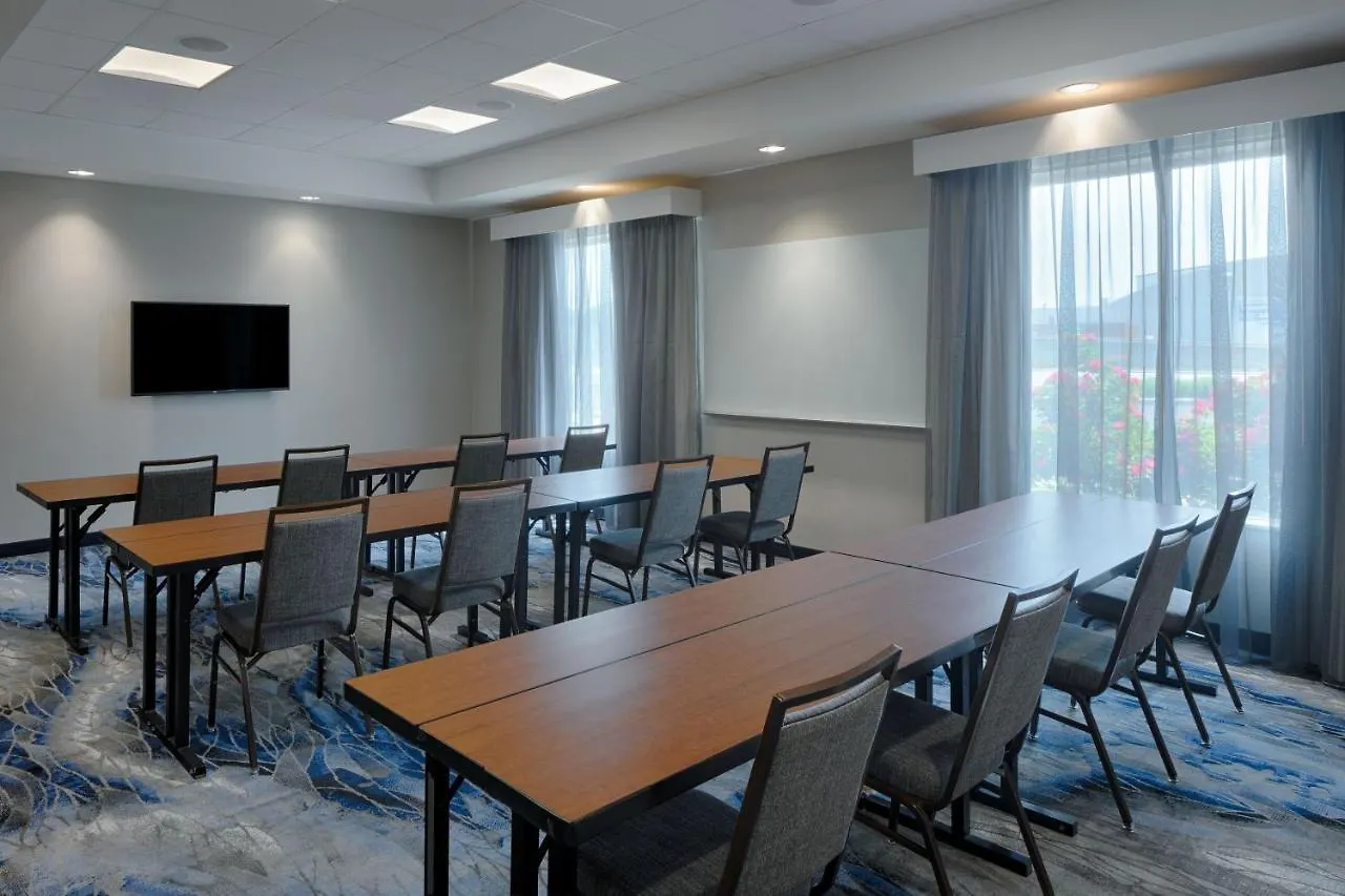 Fairfield Inn & Suites By Marriott Columbus Airport Hotel