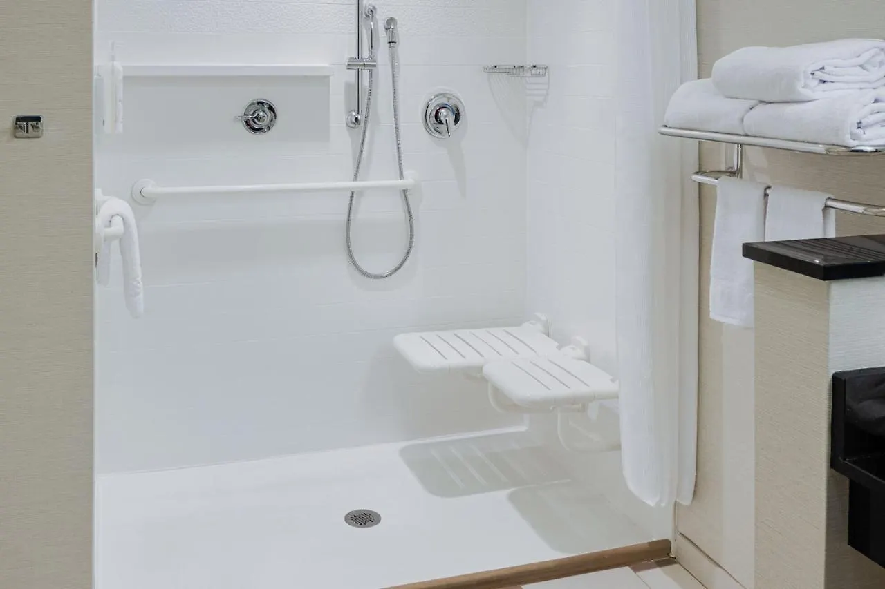 Fairfield Inn & Suites By Marriott Columbus Airport Hotel