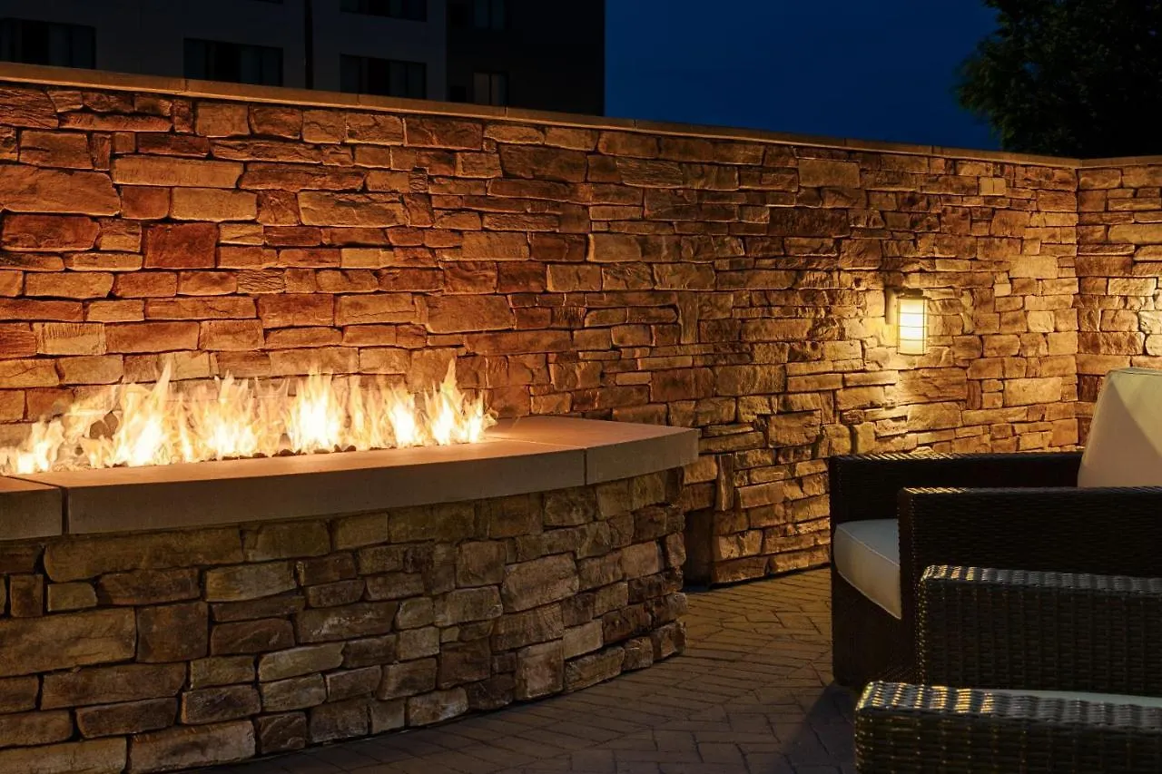 Fairfield Inn & Suites By Marriott Columbus Airport Hotel