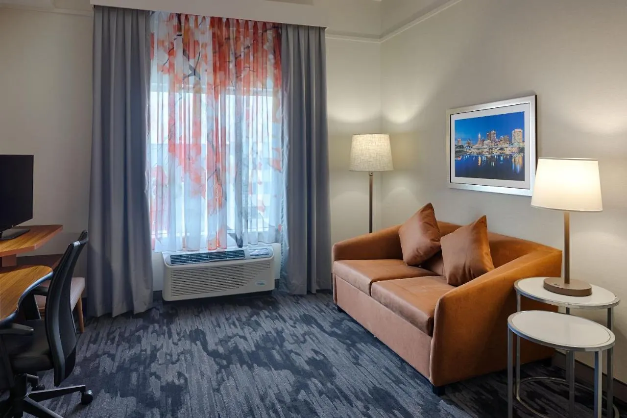 Fairfield Inn & Suites By Marriott Columbus Airport