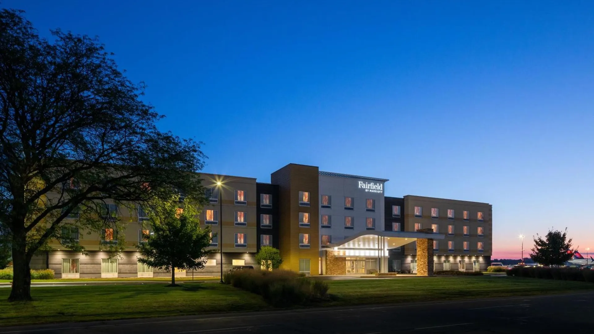 Fairfield Inn & Suites By Marriott Columbus Airport Hotel